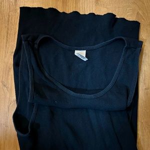 PLAIN BLACK TANK TOP